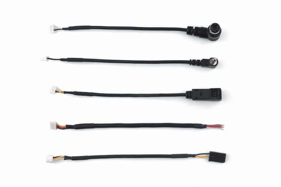 The signal cables supplied with the FRM303: Futaba trainer, S-terminal, 3.5 mm audio, servo and DIY leads.